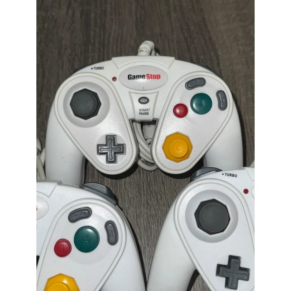 GameStop Wired Controllers for Nintendo GameCube Set of 3 White Turbo READ